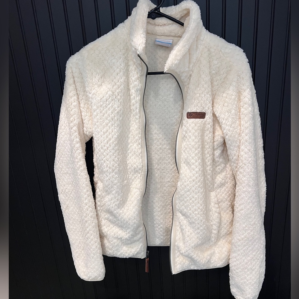 Columbia women’s off white fuzzy/teddy zip up